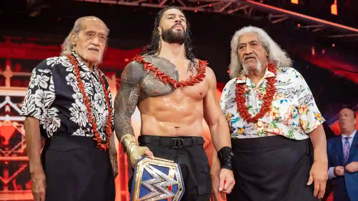 Roman Reigns with his father Sika Anoaʻi and uncle Afa Anoaʻi, as they acknowledge him as Tribal Chief after his “I Quit” Hell in a Cell match victory over Jey Uso at WWE Hell in a Cell 2020.